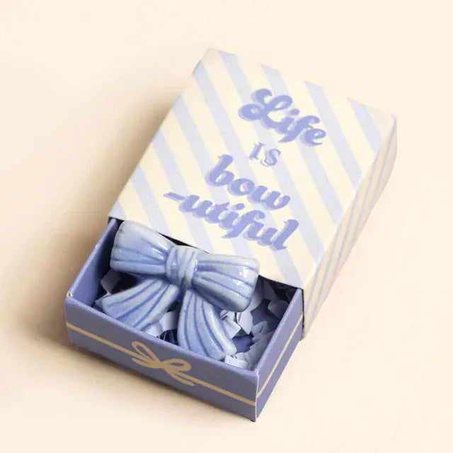 De Lacy at Home Life is Bow-utiful Matchbox Pocket Hug
